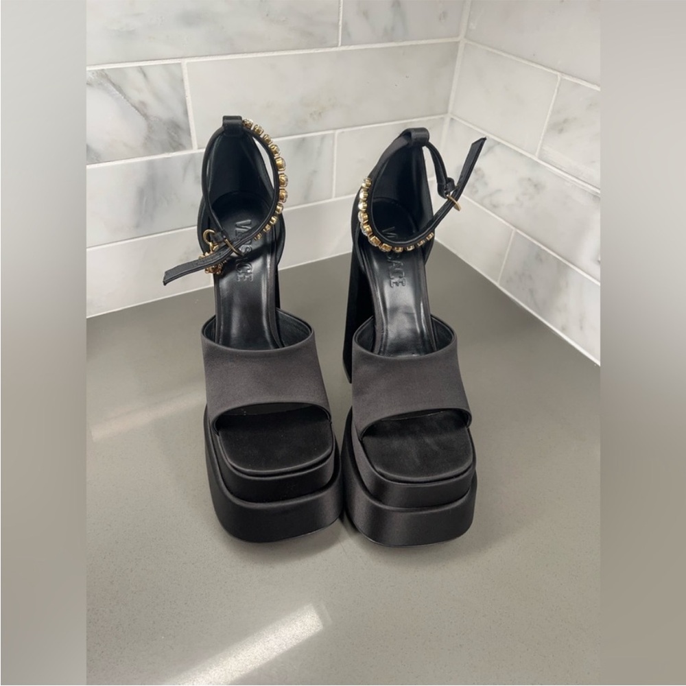 Versace Aevitas platform heels - Picture 10 of 15